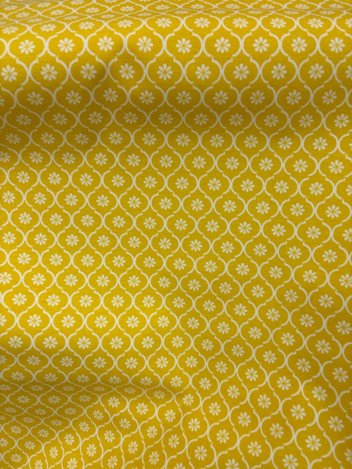 קנבס פרחים קטנים רקע צהוב