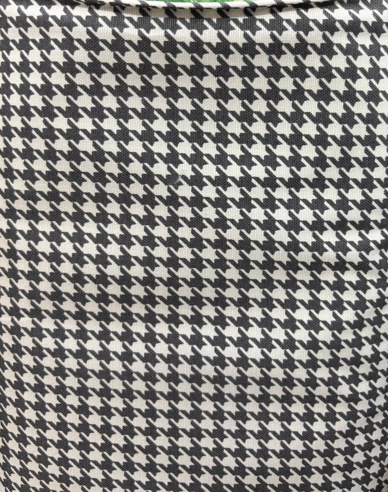 קנבס דוחה נוזלים